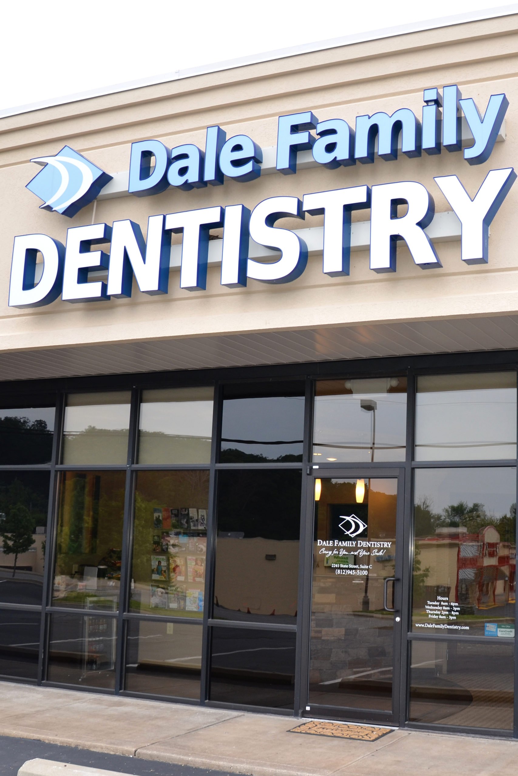 Dale Family Dentistry Sign